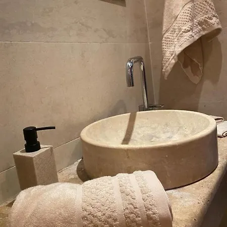 Amara Prerstige * Slăntjev Brjag